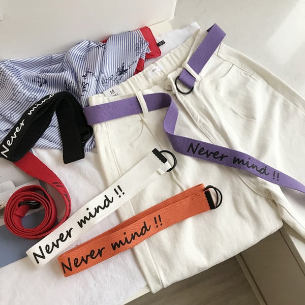 Ženski tekstilni remen sa natpisom i metalnom kopčom