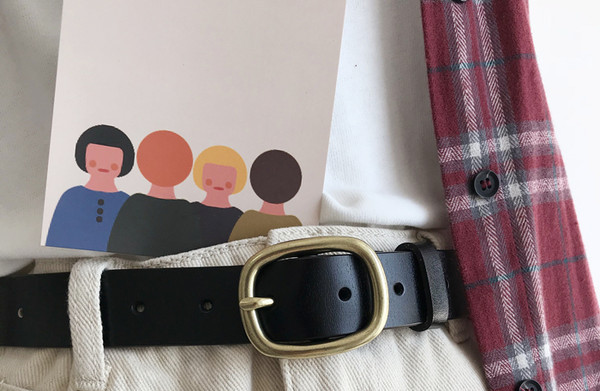 Ženski kožni remen sa metalnom kopčom