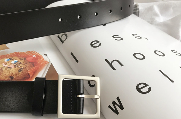 Ležerni remen od umjetne kože s kvadratnom kopčom za žene