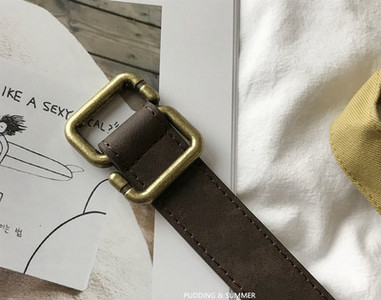 Ženski remen od eko kože sa zlatnom kopčom