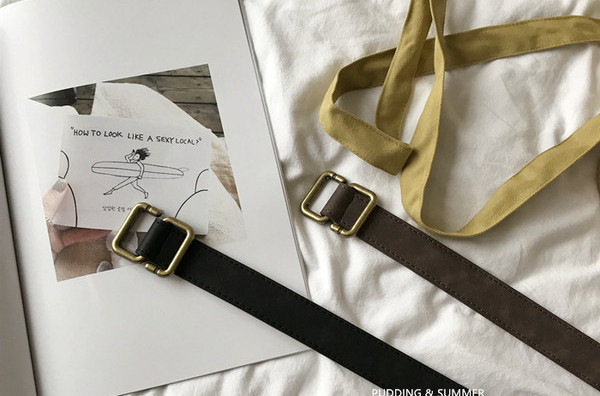 Ženski remen od eko kože sa zlatnom kopčom