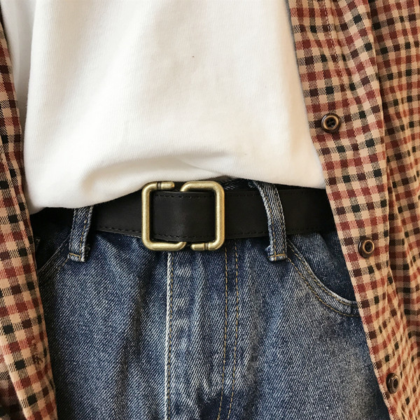 Ženski remen od eko kože sa zlatnom kopčom