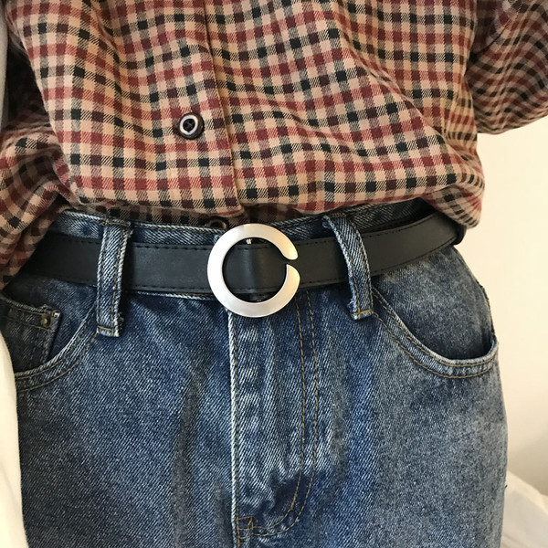 Tanak ženski remen s okruglom kopčom