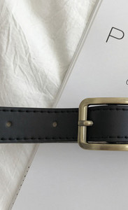 Cureaua din imitatie piele model nou cu catarama metalica pentru femei