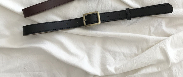 Cureaua din imitatie piele model nou cu catarama metalica pentru femei