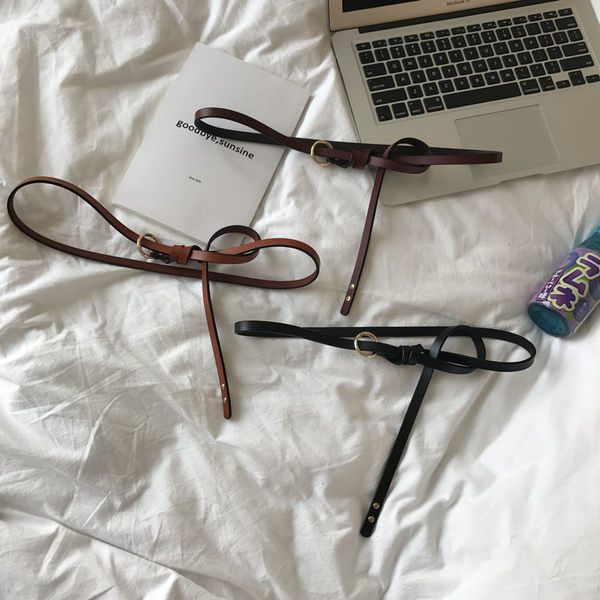 Tanak ženski remen s okruglom kopčom u retro stilu