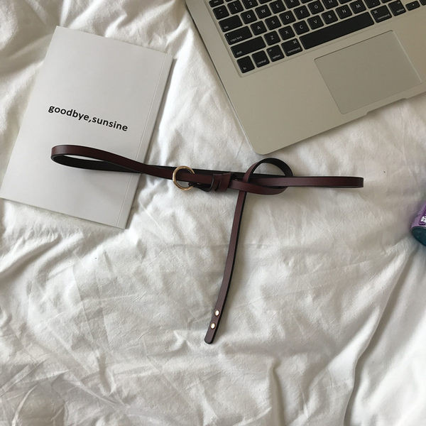 Tanak ženski remen s okruglom kopčom u retro stilu