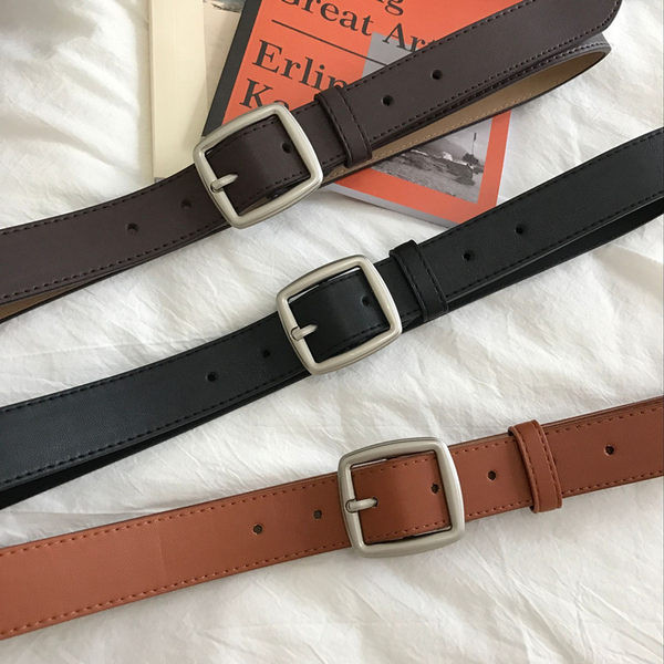 Moderan ženski kožni remen s četvrtastom kopčom