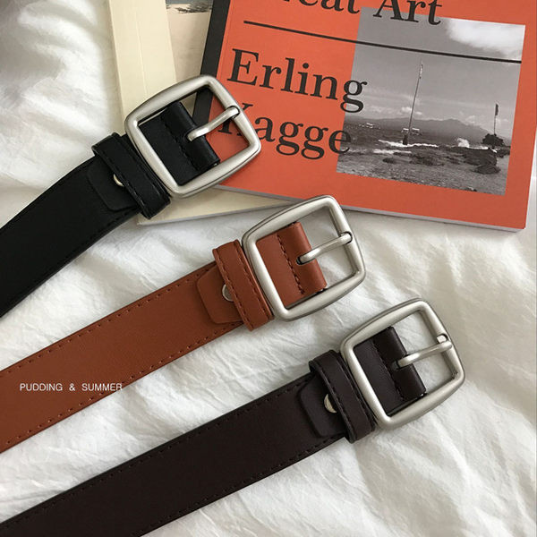 Moderan ženski kožni remen s četvrtastom kopčom