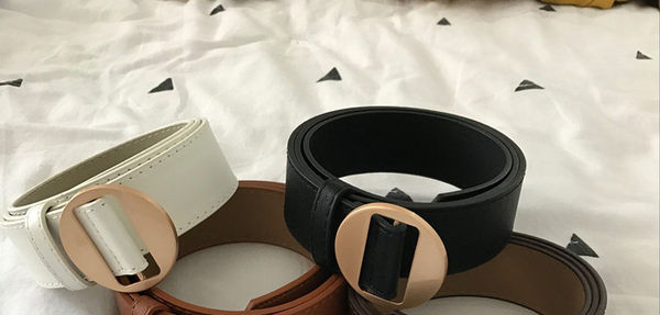 Cureaua de dama cu catarama rotunda