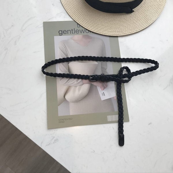 Curea subțire împletită cu cataramă