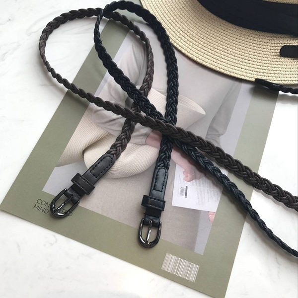 Curea subțire împletită cu cataramă