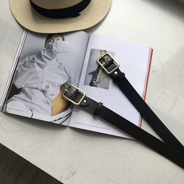 Ženski remen od eko kože u retro stilu sa pravokutnom kopčom