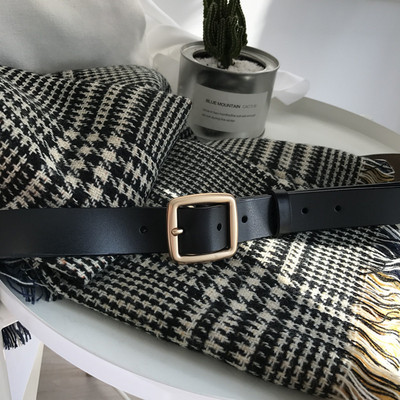 Cureaua de dama din piele cu catarama metalica