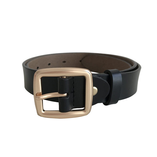 Cureaua de dama din piele cu catarama metalica