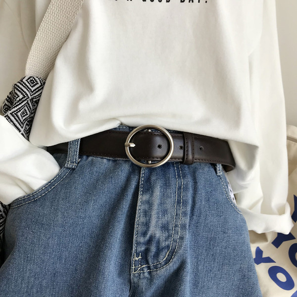 Čisti ženski remen od eko kože sa okruglom kopčom