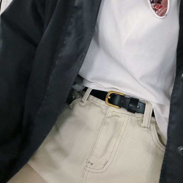 Tanak ležeran remen od eko kože s metalnom kopčom