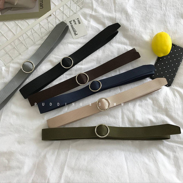 Ženski tekstilni remen sa okruglom metalnom kopčom