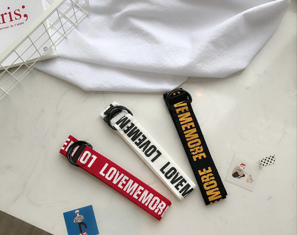 Ženski remen sa natpisom