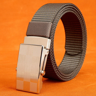 Cureaua de barbati textila cu catarama metalica dreptunghiulara