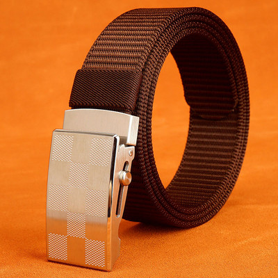 Cureaua de barbati textila cu catarama metalica dreptunghiulara