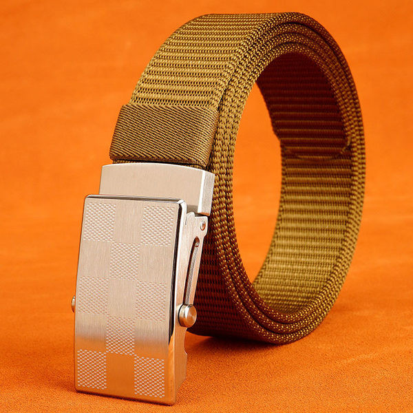 Cureaua de barbati textila cu catarama metalica dreptunghiulara