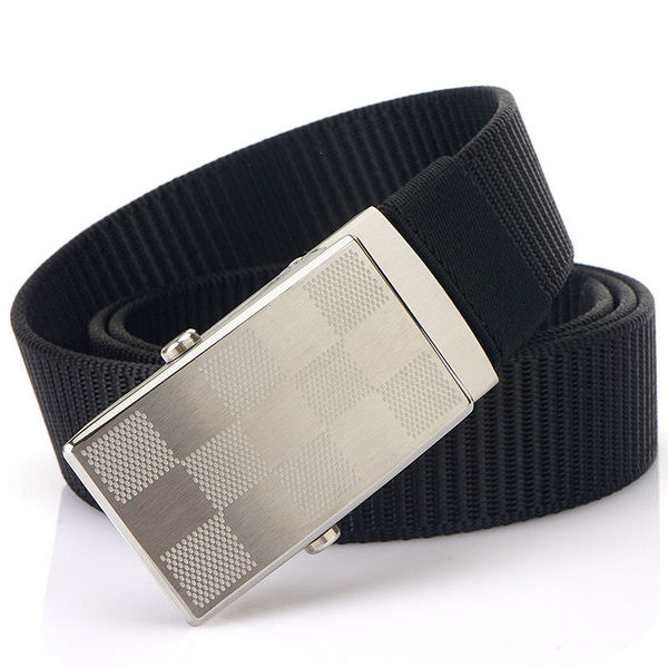 Cureaua de barbati textila cu catarama metalica dreptunghiulara