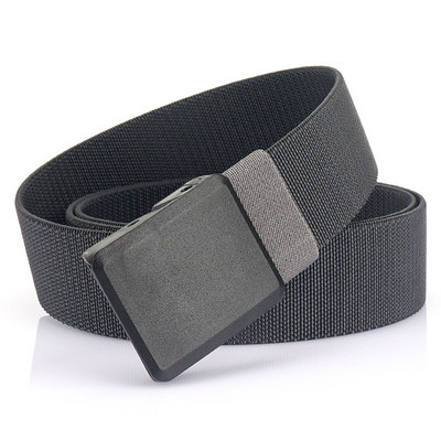 O cola modernă pentru bărbați din material textil cu cataramă metalică