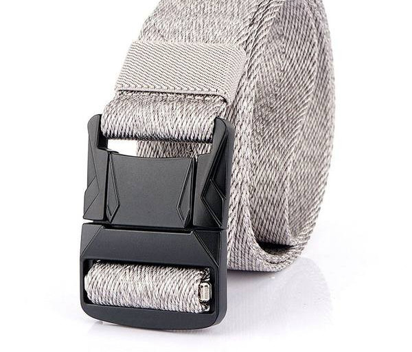 Cureaua moderna din material textil cu catarama metalica pentru barbati