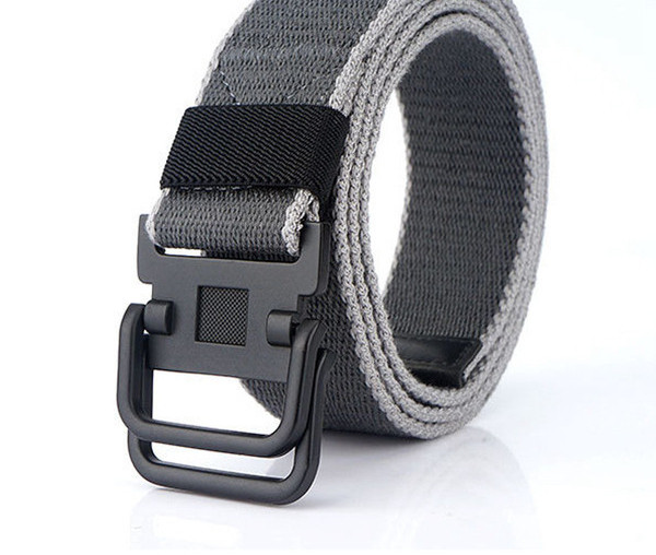 Cureaua de barbati eleganta din material textil cu catarama metalica