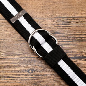 Curea bărbătească de culoare uni cu cataramă metalică