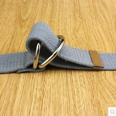 Curea bărbătească de culoare uni cu cataramă metalică