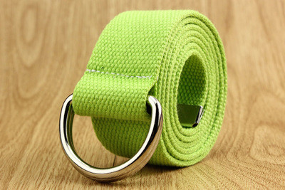 Curea bărbătească de culoare uni cu cataramă metalică