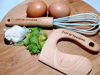 Personalizovaná detská sada na varenie, kuchynská súprava na mieru, sada nožov a metličiek, detský riad, vianočná plnka do pančuchy, darček pre šéfkuchára