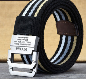 Curea bărbătească din pânză în dungi cu cataramă metalică