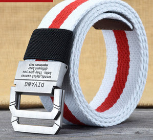 Curea bărbătească din pânză în dungi cu cataramă metalică