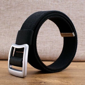 Pánsky textilný opasok s výšivkou a kovovou prackou
