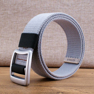 Pánsky textilný opasok s výšivkou a kovovou prackou