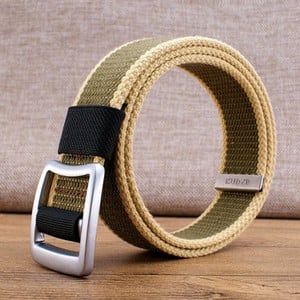 Pánsky textilný opasok s výšivkou a kovovou prackou