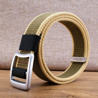 Pánsky textilný opasok s výšivkou a kovovou prackou