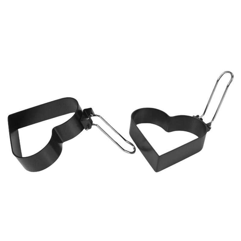 Sada 6 vaječných krúžkov, raňajková omeleta, okrúhly kruh v tvare srdca na panvici s nepriľnavým povrchom, omeleta s rukavicou a štetcom