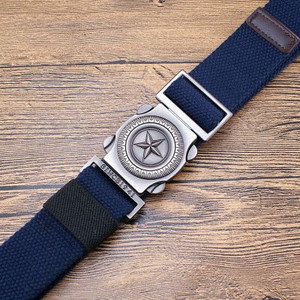 Μοντέρνα ανδρική υφασμάτινη ζώνη με μεταλλικό κούμπωμα και διακόσμηση με αστέρι