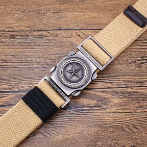 Μοντέρνα ανδρική υφασμάτινη ζώνη με μεταλλικό κούμπωμα και διακόσμηση με αστέρι