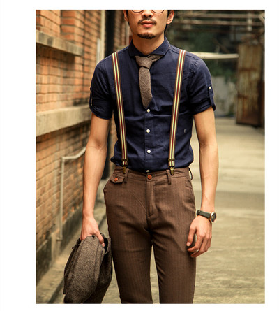 Rugalmas anyagból készült textil harisnyatartó és fém klipsz