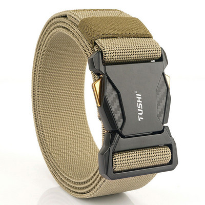 Pánsky opasok s nápisom a kovovou prackou pre voľný čas