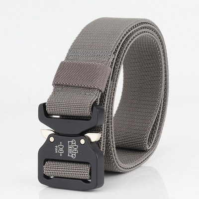 Cureaua de barbati sport-casual cu catarama metalica