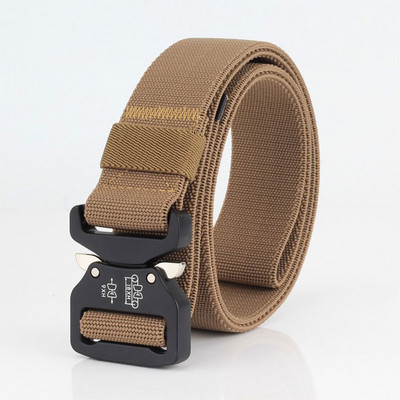 Cureaua de barbati sport-casual cu catarama metalica