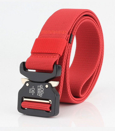 Cureaua de barbati sport-casual cu catarama metalica