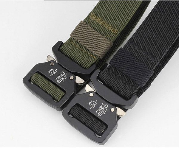 Cureaua de barbati sport-casual cu catarama metalica