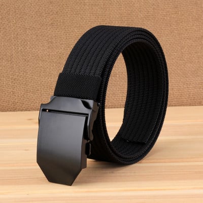 Drobinis vyriškas diržas su sagtimi